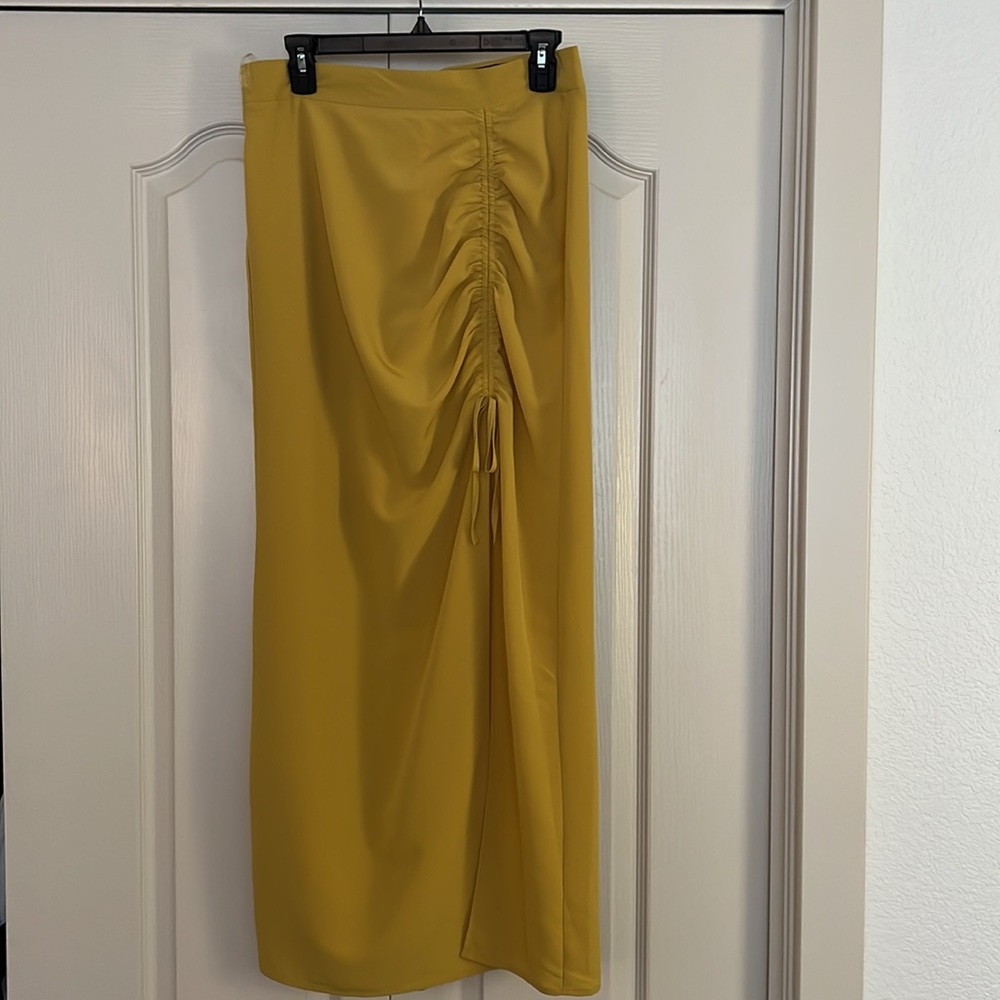 NWOT- No One Cares- Boutique -Long Ruched Skirt -LG